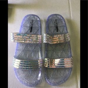 Fashion Nova trendy women’s clear slippers 10.